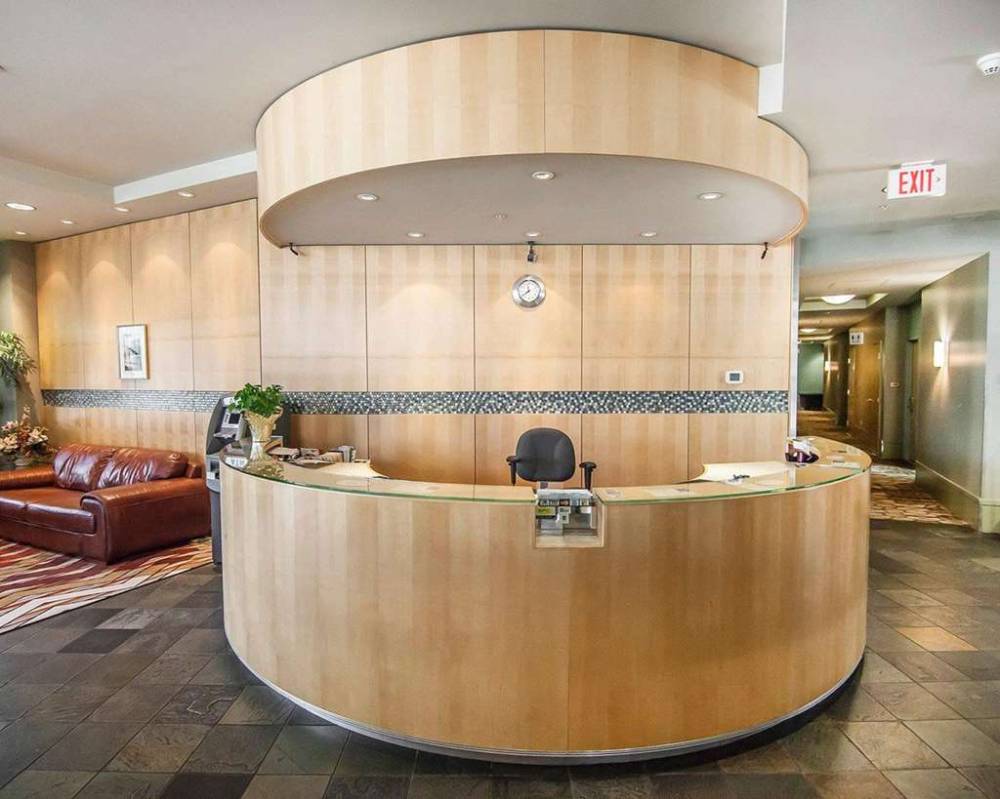 Comfort Hotel Vancouver Airport 6