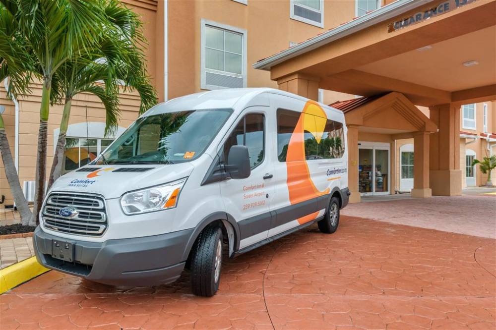 Comfort Inn And Suites Airport 2