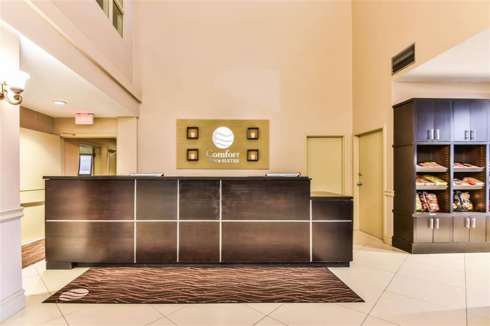 Comfort Inn And Suites Ambassador Bridge 5