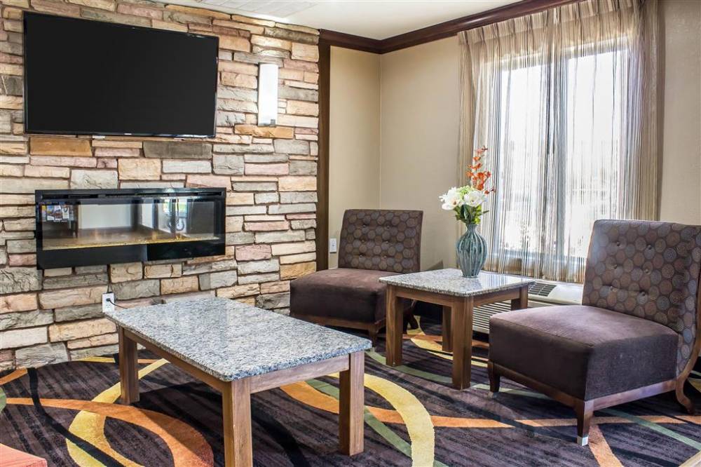 Comfort Inn And Suites Cedar Rapids Nort 6