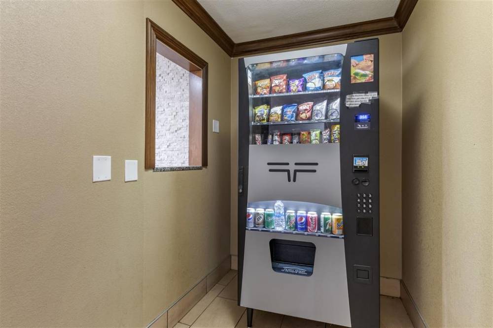 Comfort Inn And Suites Cedar Rapids Nort 4