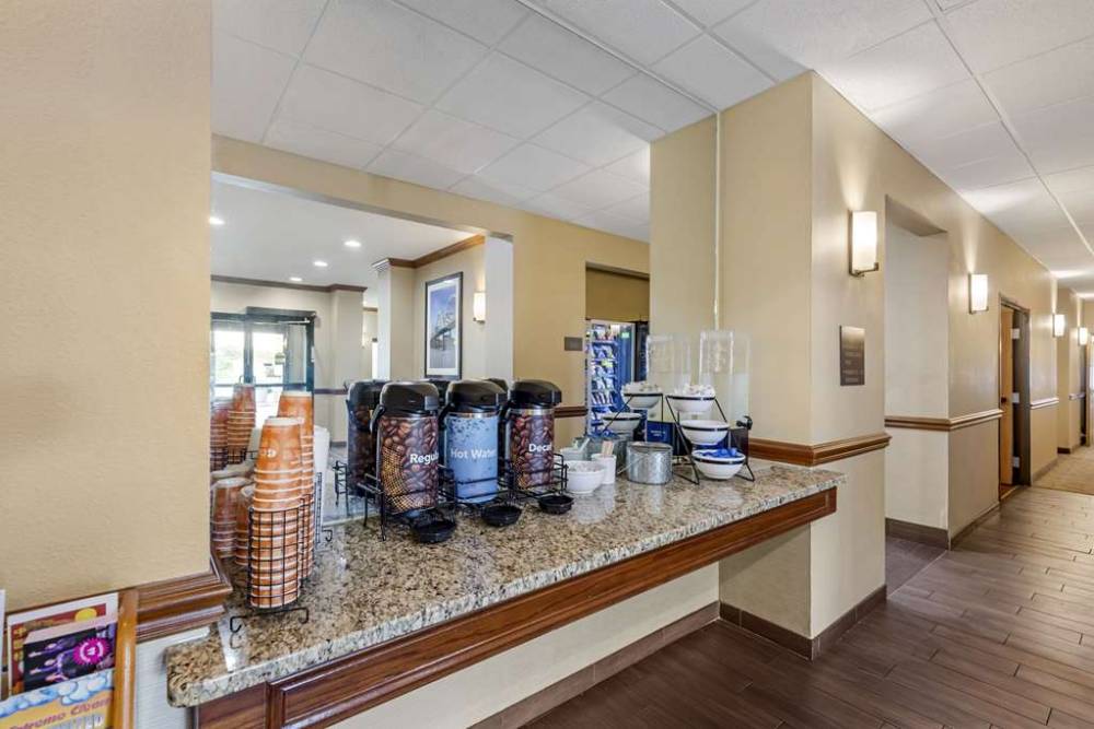 Comfort Inn And Suites East Moline Near I-80 6