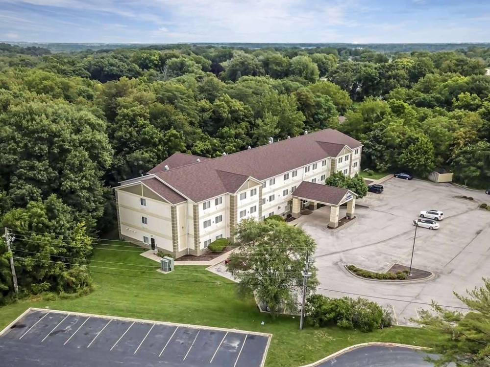 Comfort Inn And Suites East Moline Near I-80 3