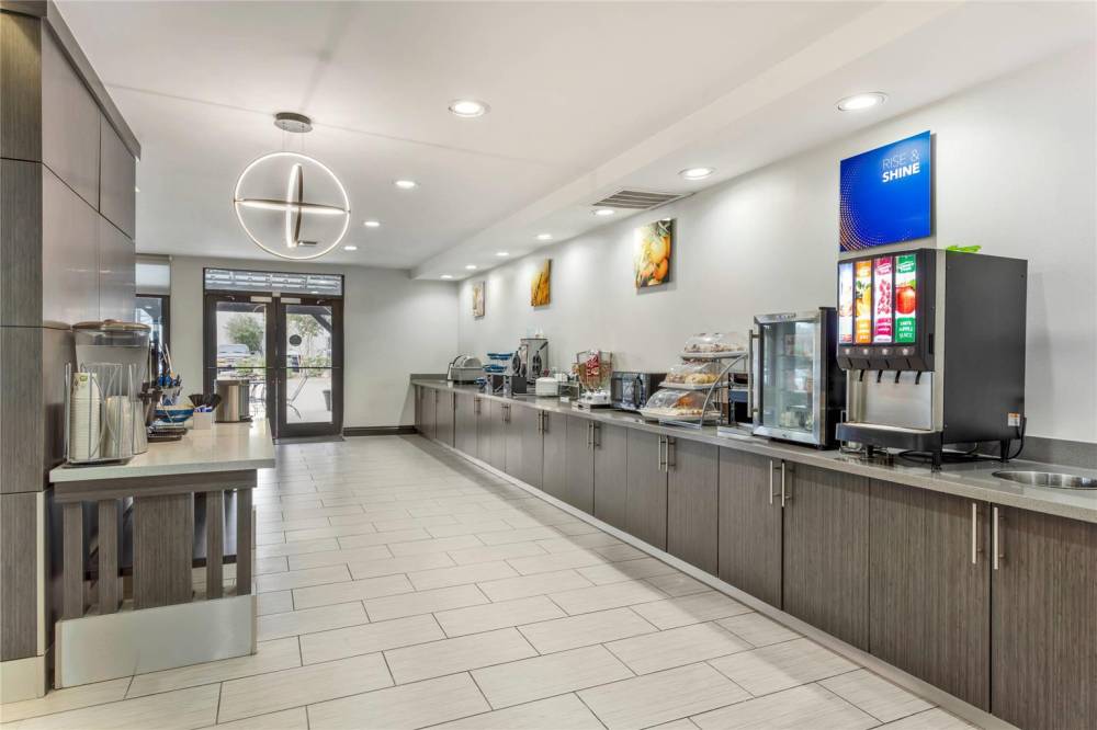 Comfort Inn And Suites Irving Las Colinas Dfw 10