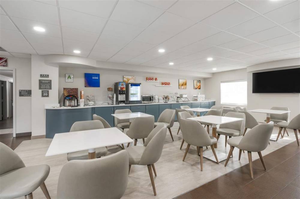 Comfort Inn And Suites Louisville Airport Fair And Expo 9
