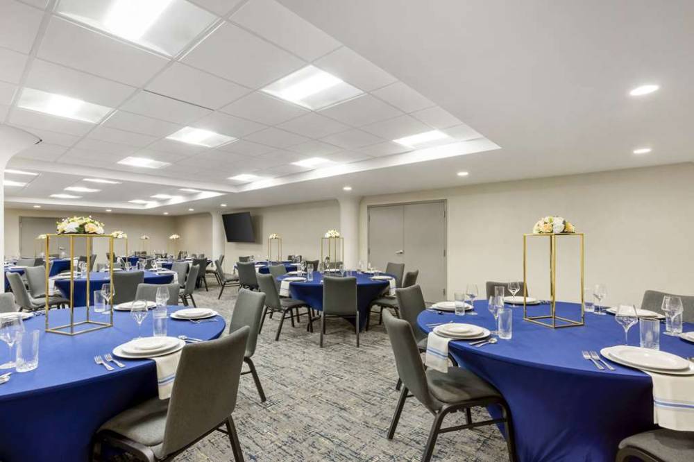 Comfort Inn And Suites Newark Liberty International Airport 5
