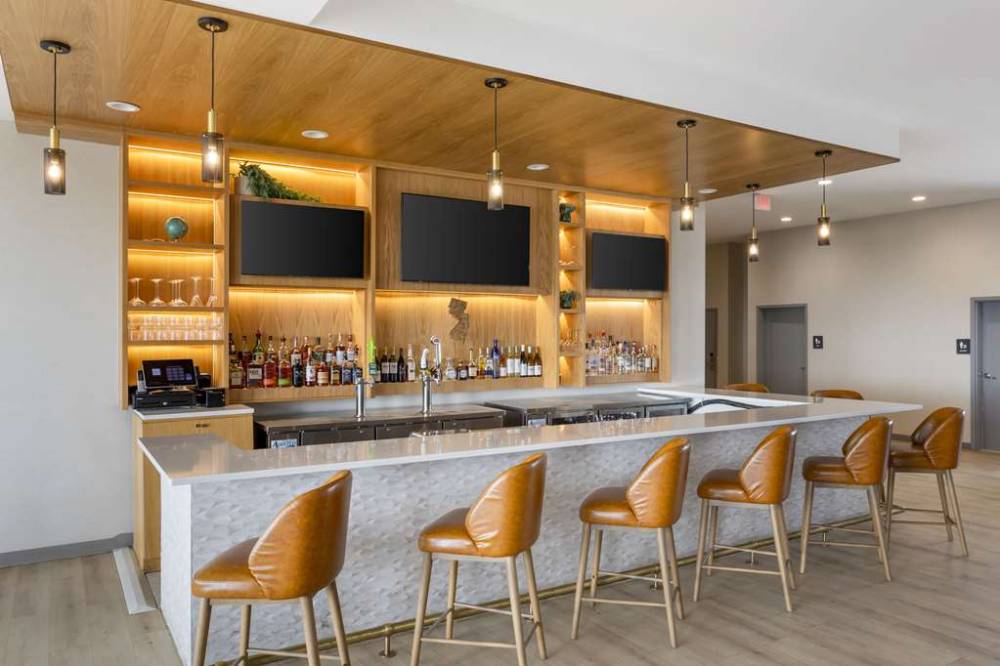Comfort Inn And Suites Newark Liberty International Airport 10