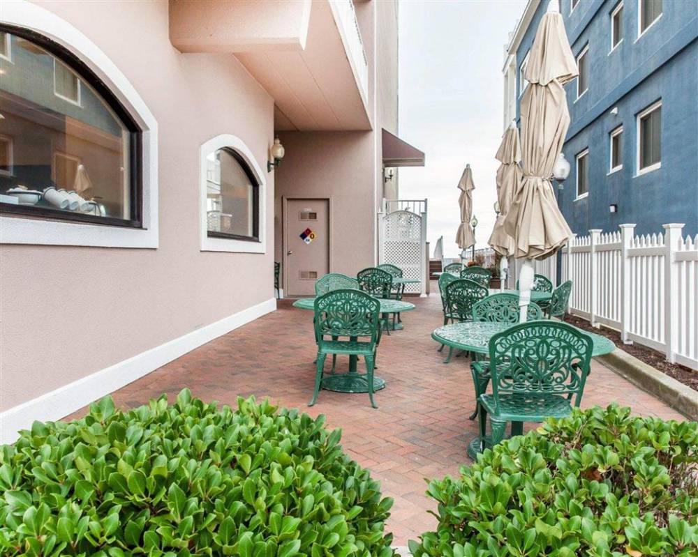 Comfort Inn Boardwalk 3