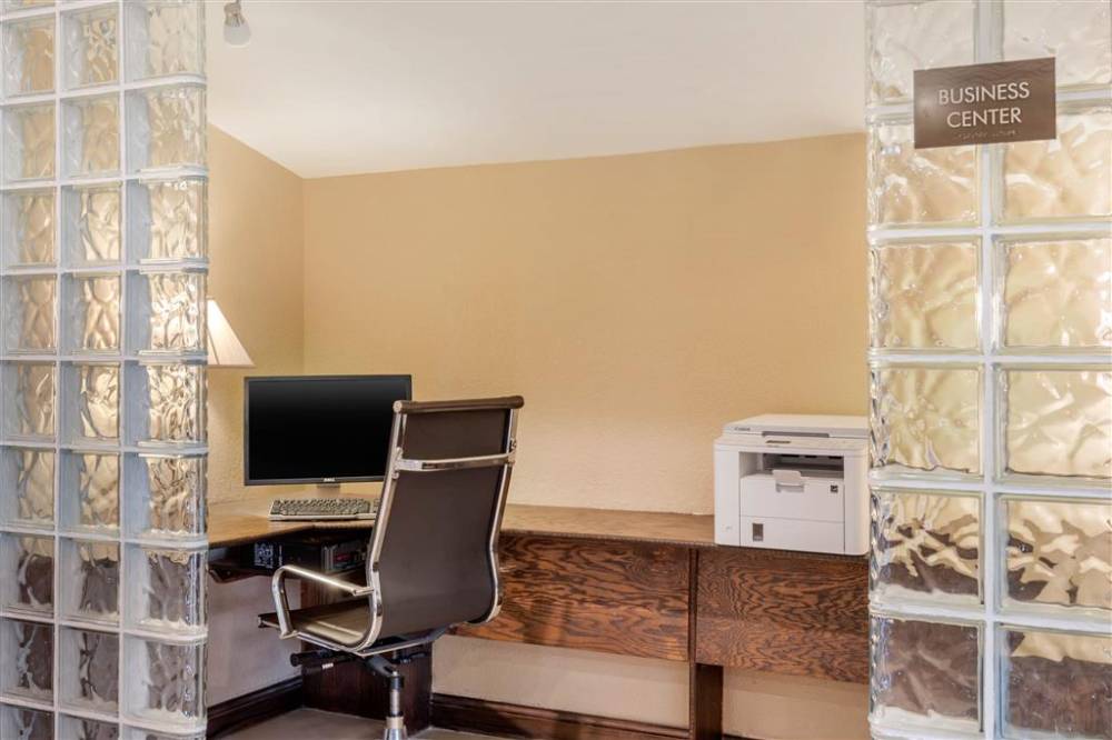 Comfort Inn 4