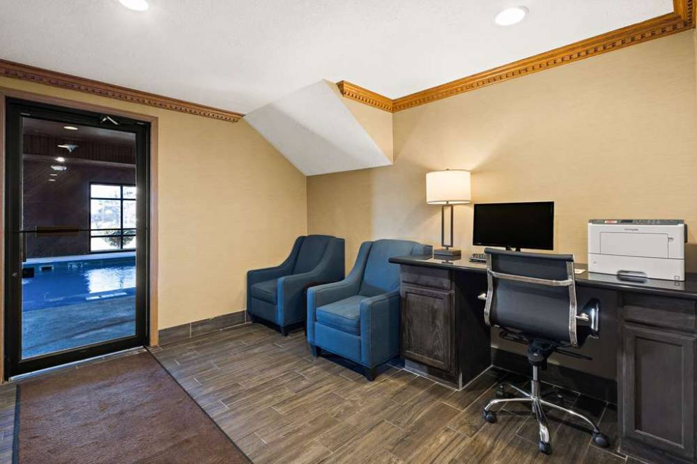 Comfort Inn Huntington Near University 6