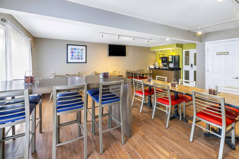 Comfort Inn Magnetic Hill 9