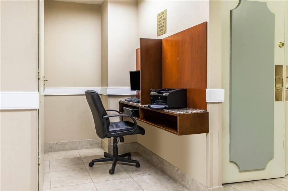 Comfort Inn Pentagon City 6