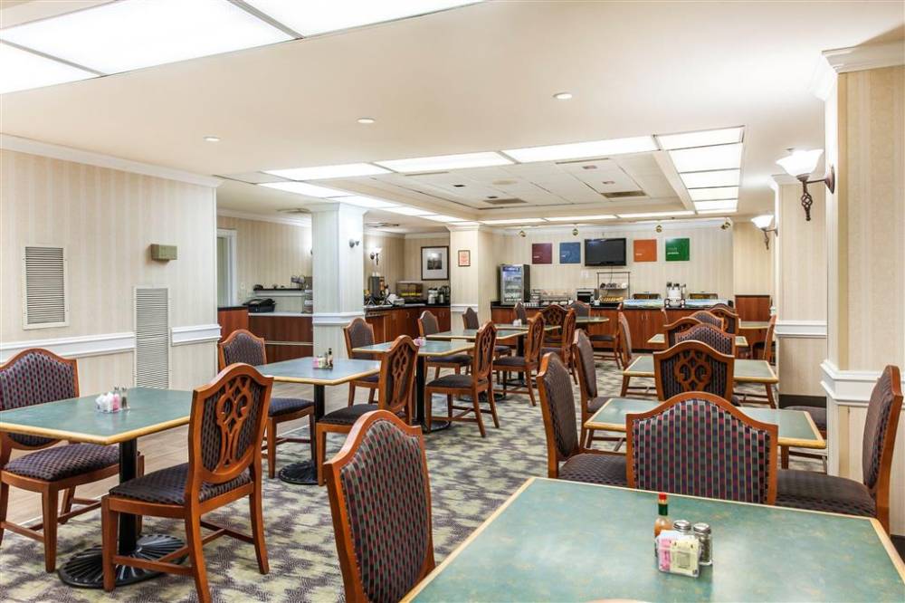 Comfort Inn Pentagon City 8