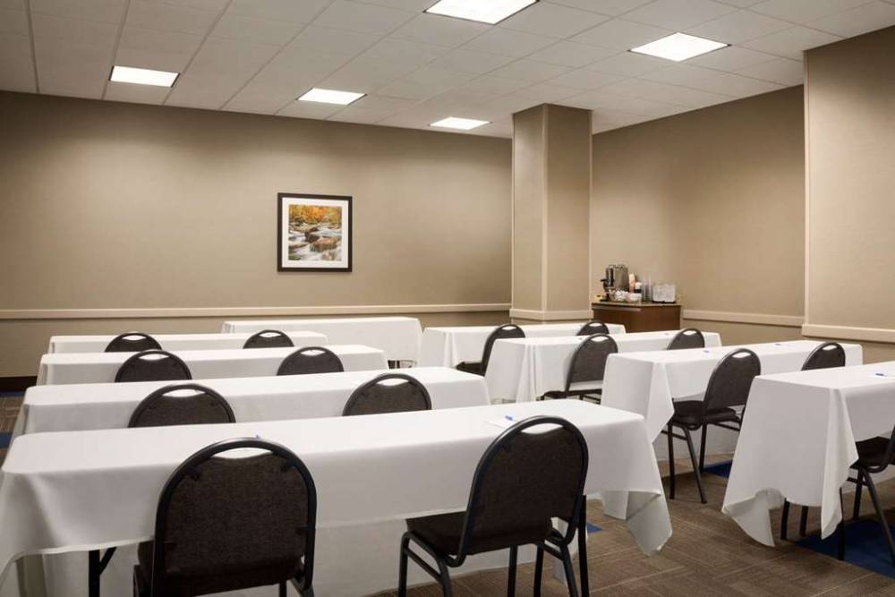 Comfort Inn & Suites Presidential 3
