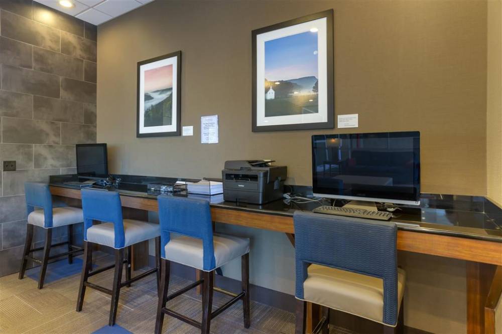 Comfort Inn & Suites Presidential 6
