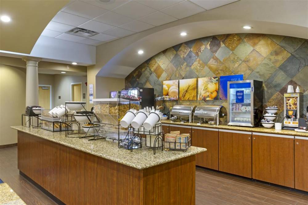 Comfort Inn & Suites Presidential 7