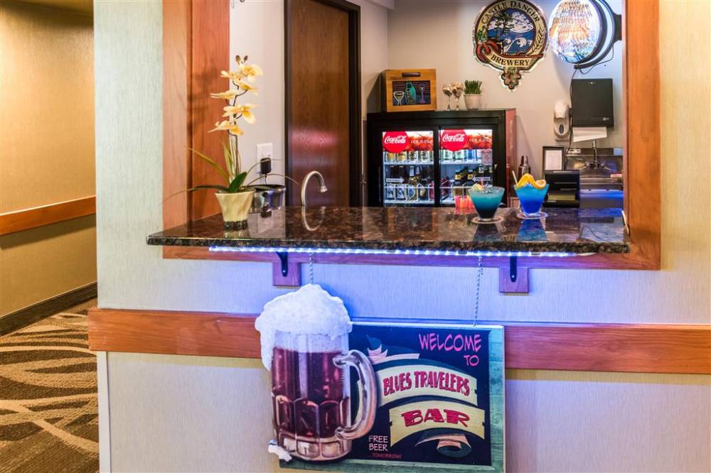 Comfort Inn West 3