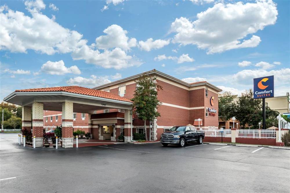 Comfort Suites Airport