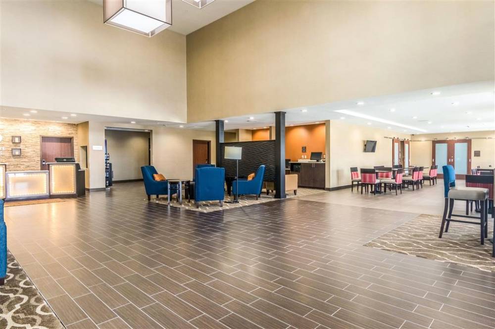 Comfort Suites Airport On Meridian 5