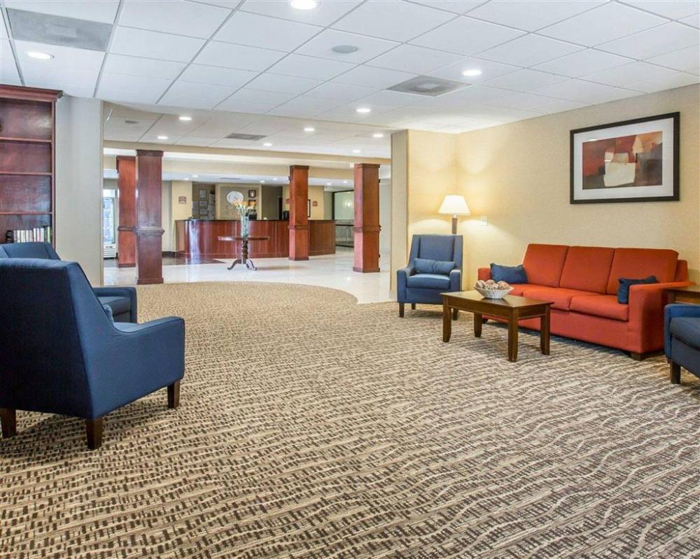 Comfort Suites Atlanta Airport 7