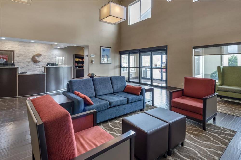 Comfort Suites Auburn Near I-69 8
