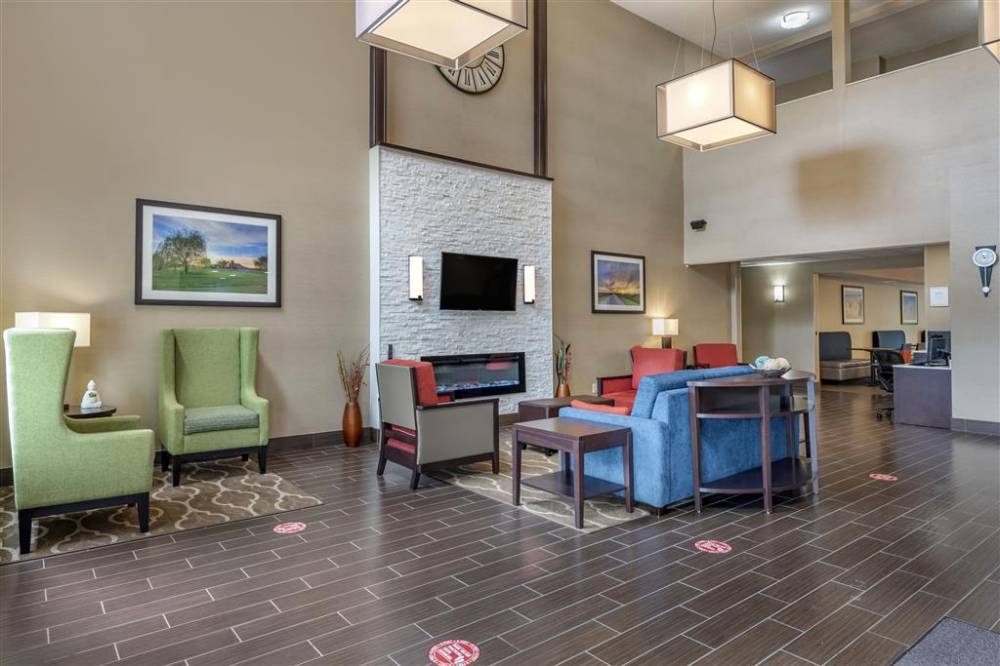 Comfort Suites Auburn Near I-69 7