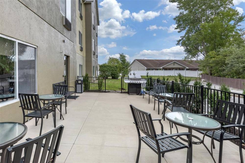 Comfort Suites Auburn Near I-69 3