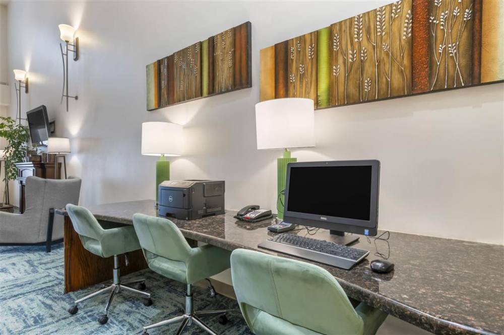 Comfort Suites Conference Center Rapid City 6