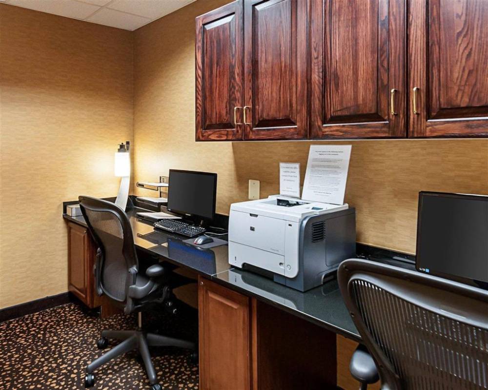 Comfort Suites Dulles Airport 10