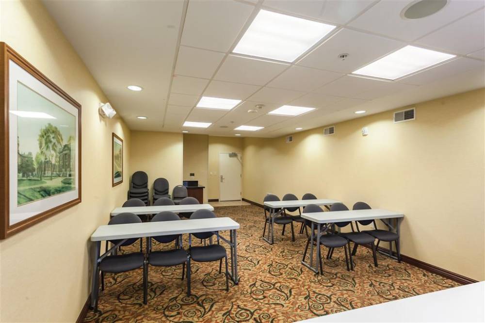 Comfort Suites East 3