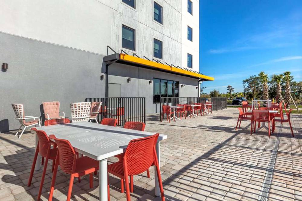 Comfort Suites Fort Myers East I-75 7