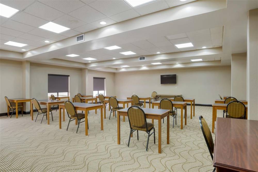 Comfort Suites Fultondale I-65 Near I-22 4