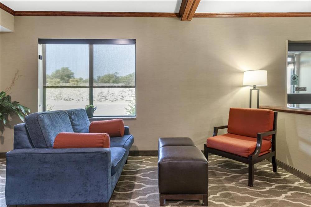 Comfort Suites Grandville - Grand Rapids 3
