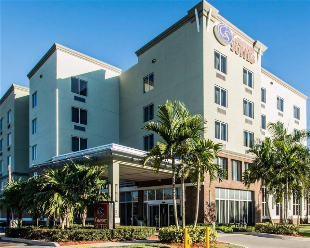 Comfort Suites Miami Airport North 2