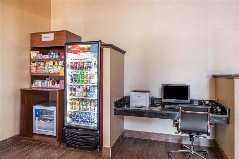 Comfort Suites North 2