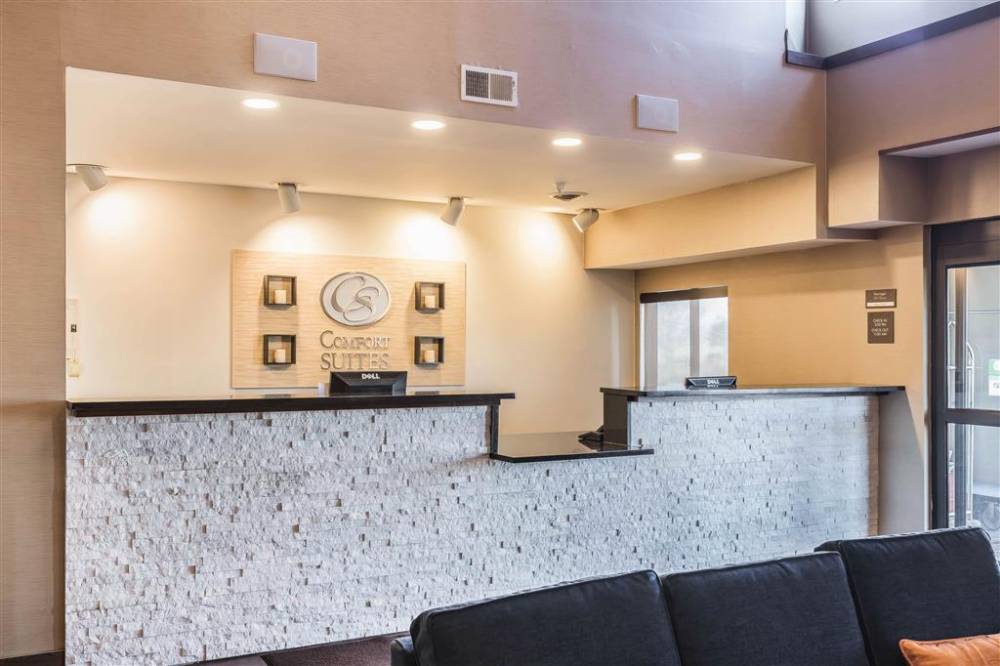 Comfort Suites North 3