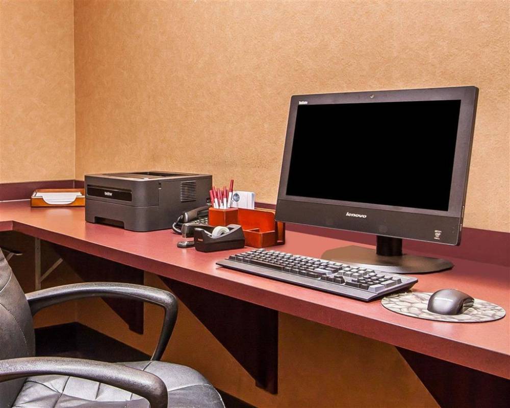 Comfort Suites Redmond Airport 8