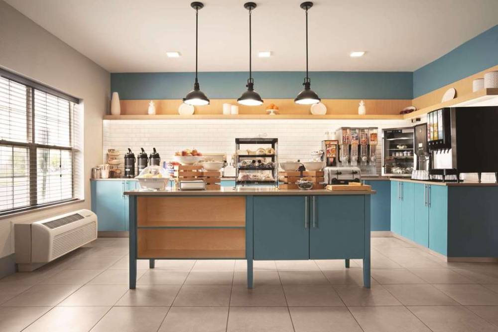 Country Inn & Suites By Radisson Moline Airport Il 7