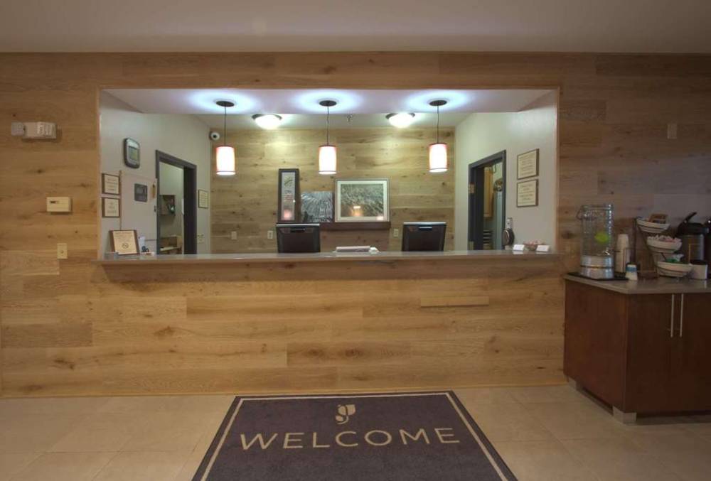 Country Inn & Suites By Radisson Moline Airport Il 5