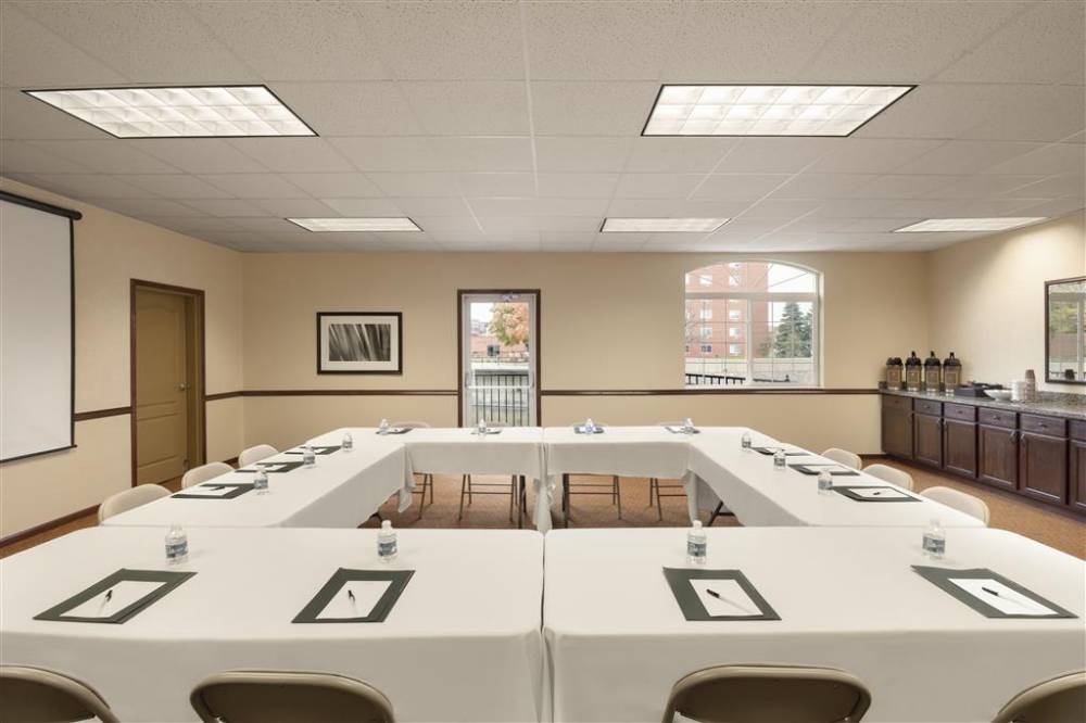 Country Inn Suites Sioux Falls 2