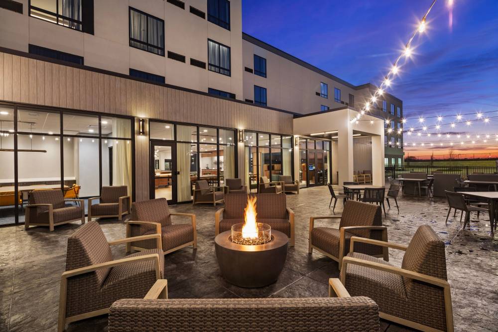 Courtyard By Marriott Bettendorf 4