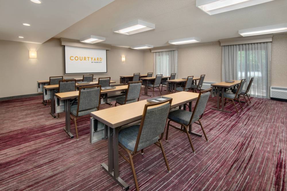 Courtyard By Marriott Birmingham Homewood 10