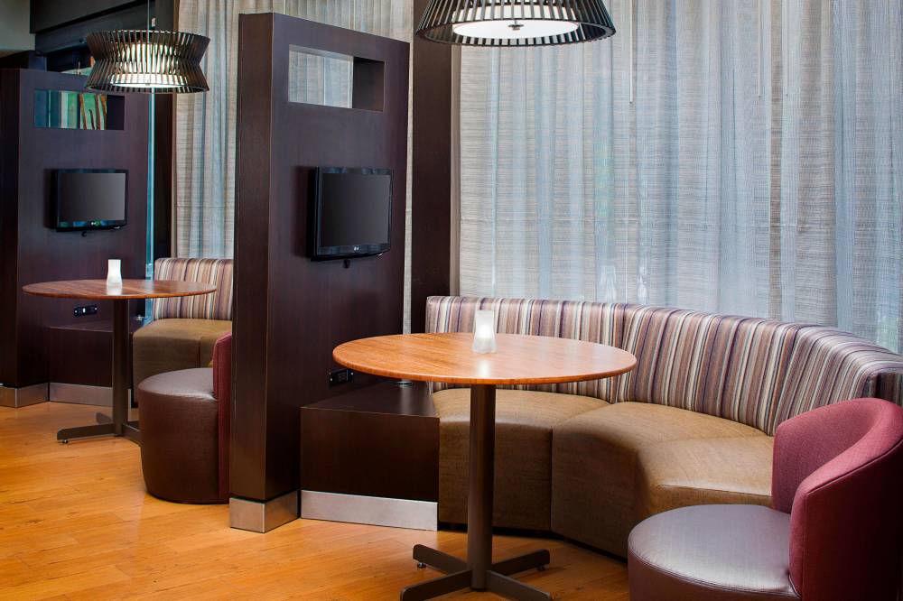 Courtyard By Marriott Birmingham Homewood 9