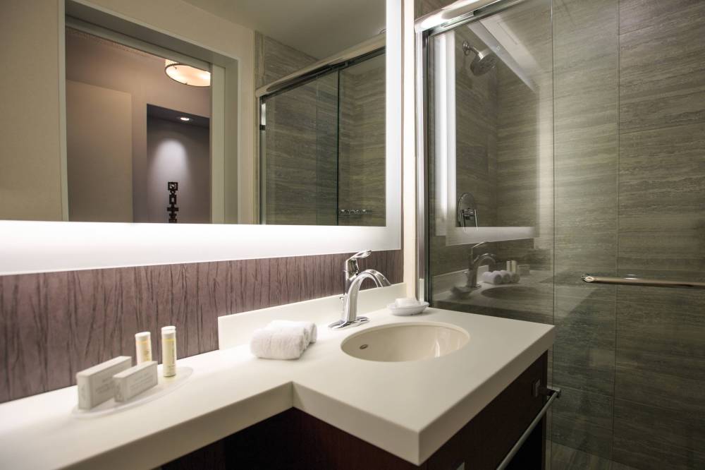 Courtyard By Marriott Boston Downtown 1