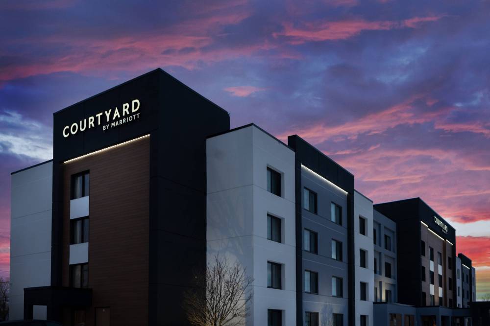 Courtyard By Marriott Buffalo Amherst University