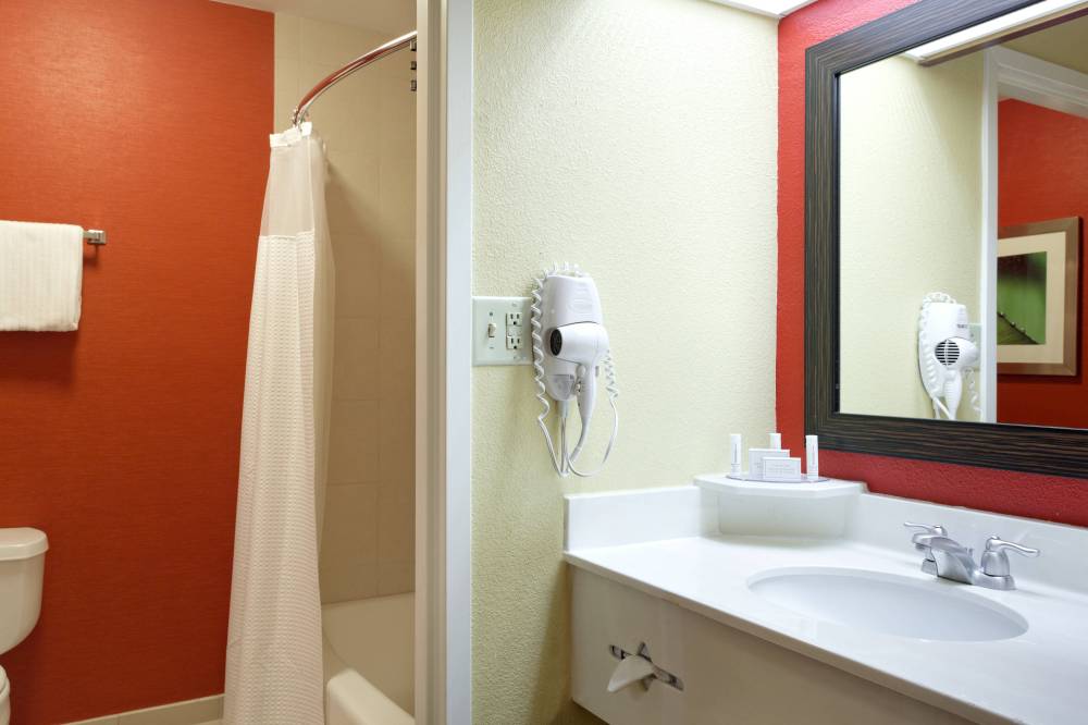 Courtyard By Marriott Chesapeake Greenbrier 1