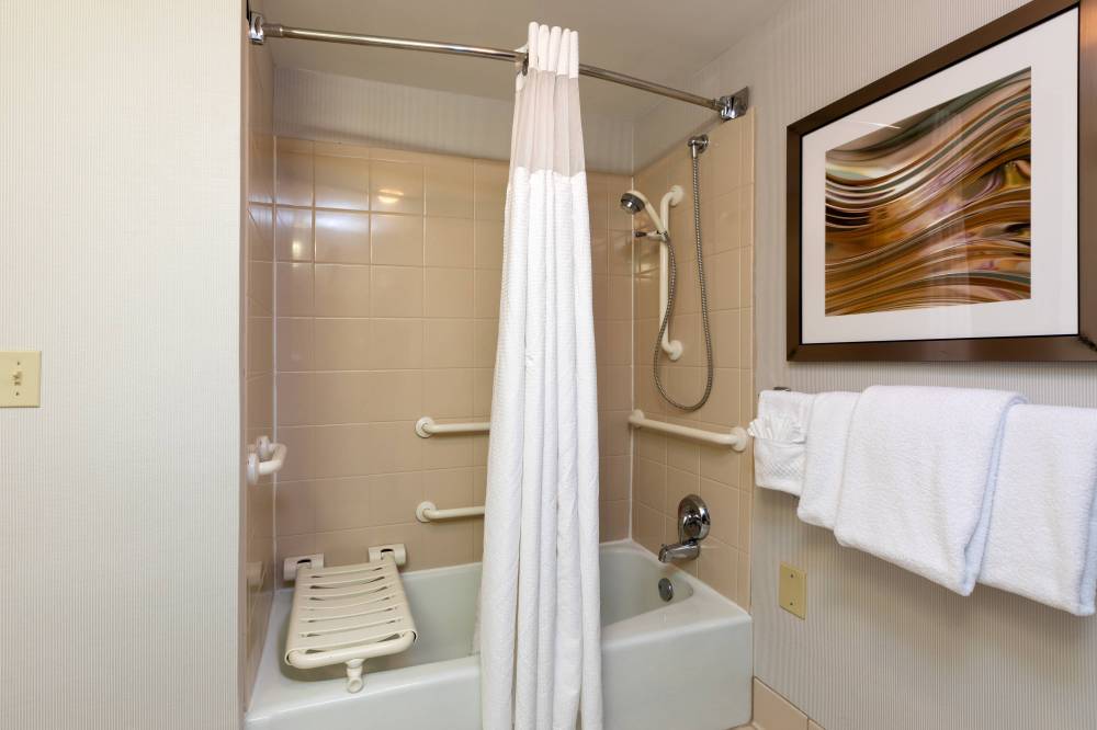 Courtyard By Marriott Dallas-fort Worth Bedford 5