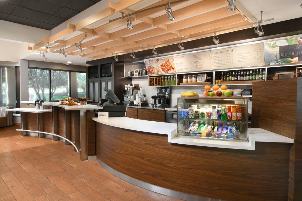 Courtyard By Marriott Dallas Las Colinas 10