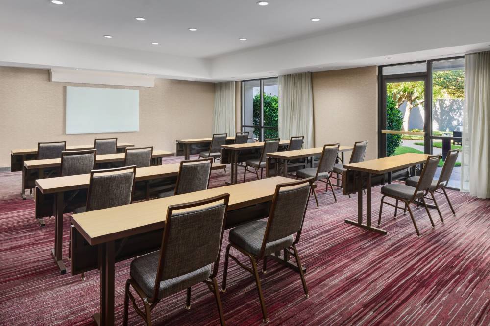 Courtyard By Marriott Dallas Lewisville 10