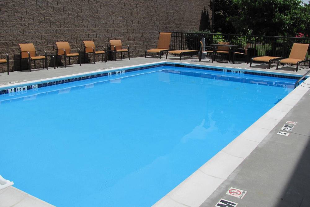 Courtyard By Marriott Danville 6